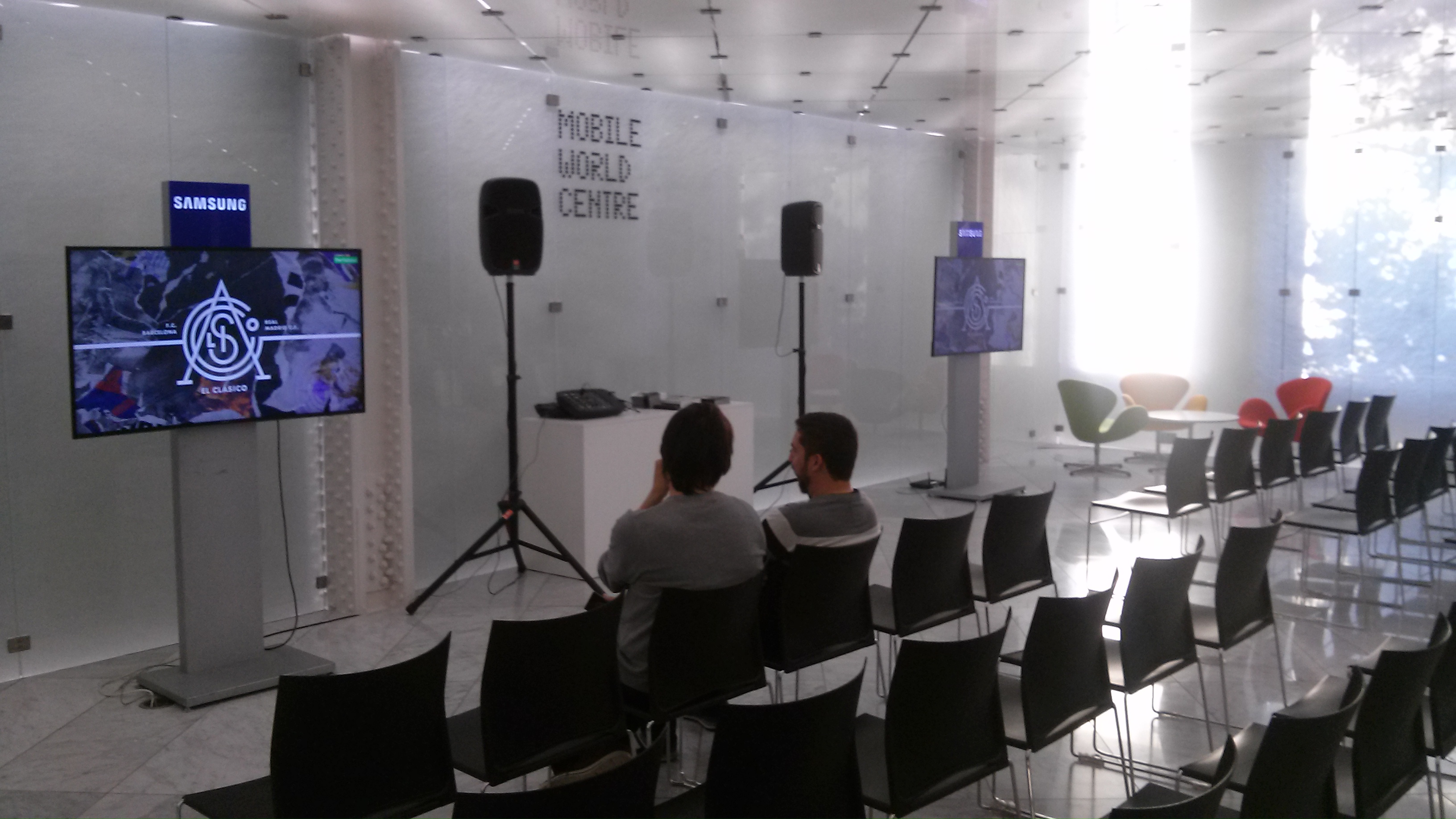 El Mobile World Centre acogió la prueba de consumo de fútbol en VR / GERARD MATEO