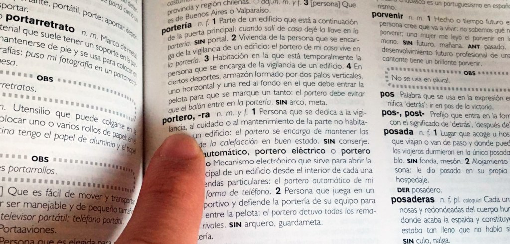 La definición de portero en el diccionario / PDF