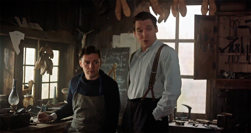 Adi (i., Christian Friedel) y Rudi Dassler (d., Hanno Koffler) en la miniserie ‘Rivales’