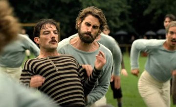 Kevin Guthrie y Edward Holcroft / UN JUEGO DE CABALLEROS