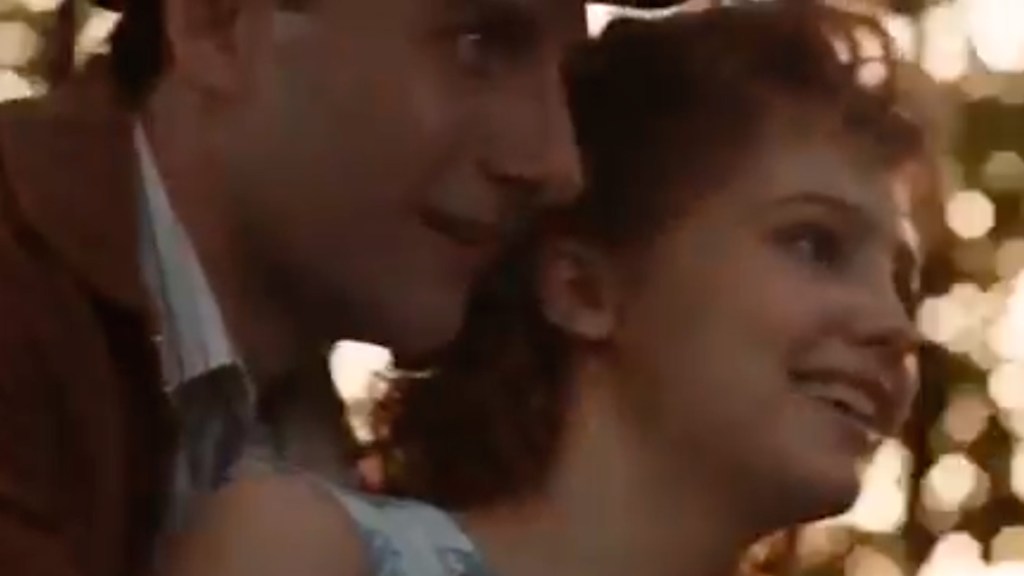 Lev Yashin (Aleksandr Fokin) y Valentina (Yuliya Khlynina) en 'El portero de mis sueños' / 'LEV YASHIN, EL PORTERO DE MIS SUEÑOS'