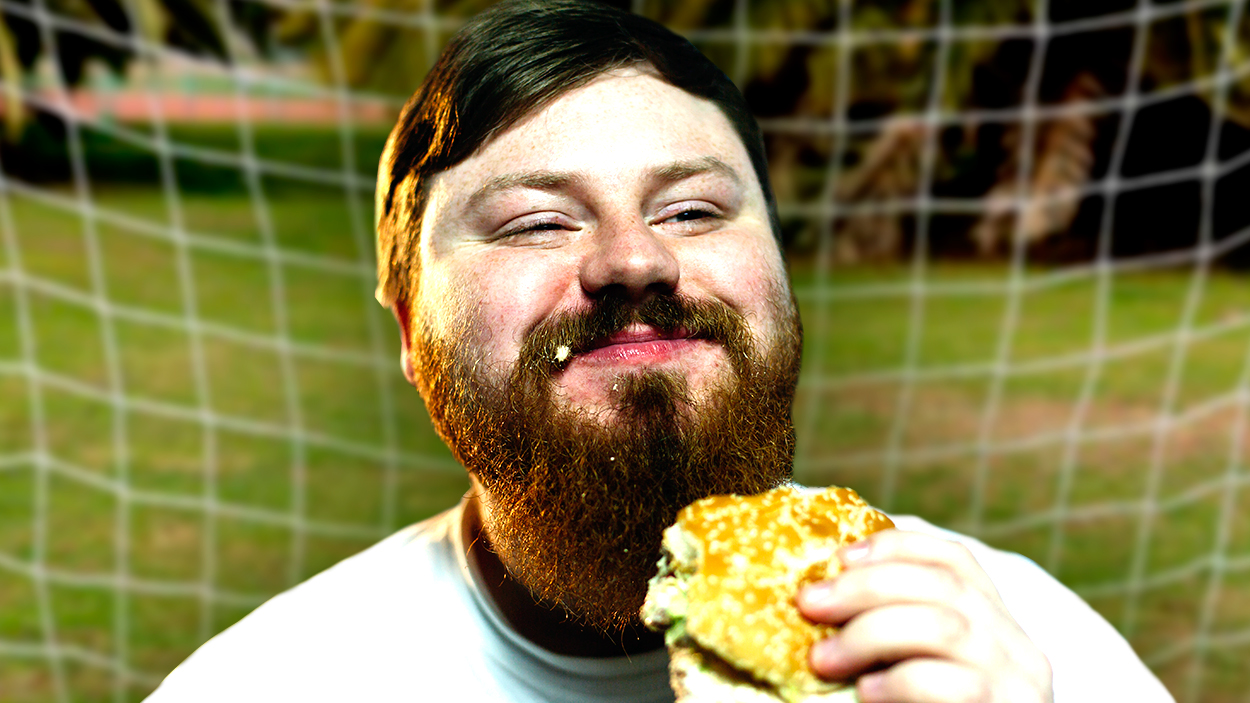 Un portero de fútbol comiendo una hamburguesa / FREEPIC.DILLER - FOTOMONTAJE DE PdF