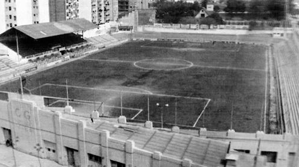 Camp de l'avinguda Catalunya / PORTAL GRANA