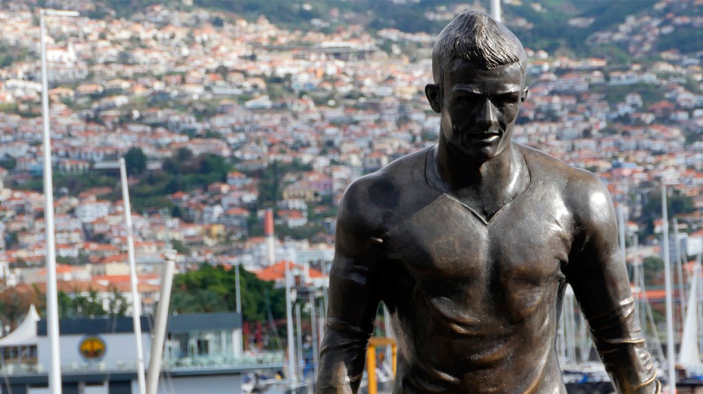 Estatua de Cristiano Ronaldo / UPSTAIRSGBR - PIXABAY