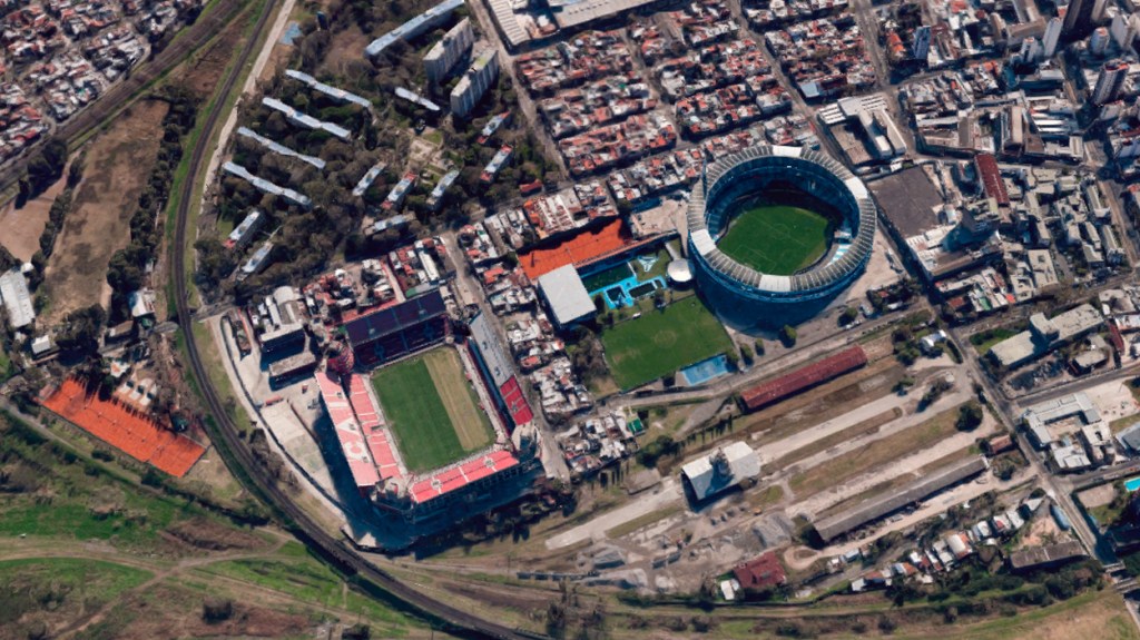 Los estadios de Independiente (i) y de Racing de Avellaneda (d) / GOOGLE MAPS