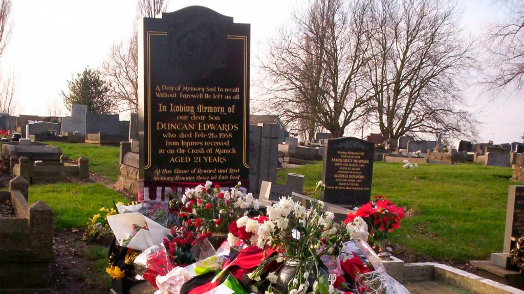 Tumba de Duncan Edwards, Dudley / CHRISTHEDUDE - WIKIMEDIA
