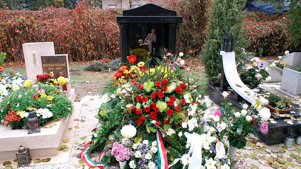 Tumba de Ferenc Bene, Budapest / VARGA JÓSZEF - WIKIPEDIA