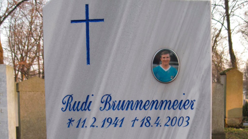 Tumba de Rudi Brunnenmeier, Múnich / DONAULUSTIG - WIKIPEDIA