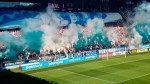 Tifo de una hinchada en un campo de fútbol / PIXABAY