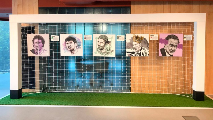 De izquierda a derecha: Hugo Sánchez, Iker Casillas, Gianluigi Buffon, Alan Shearer y Jorge Valdano, obras del ilustrador Guillem Bosch / PdF