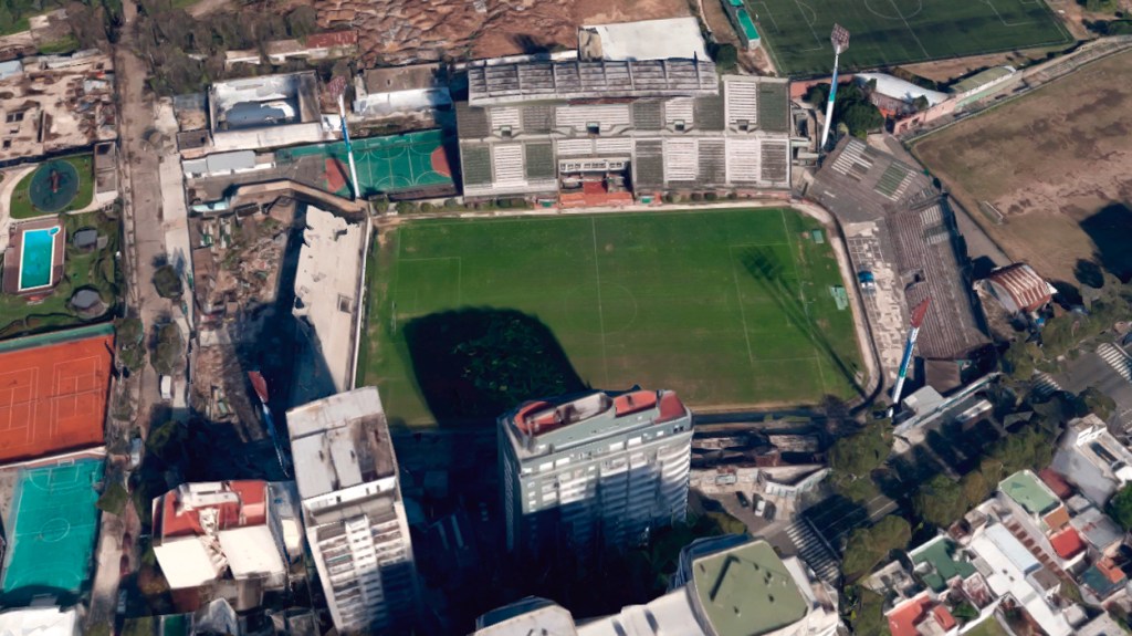 Estadio Arquitecto Ricardo Etcheverri, hogar del Club Ferro Carril Oeste de Argentina / GOOGLE MAPS