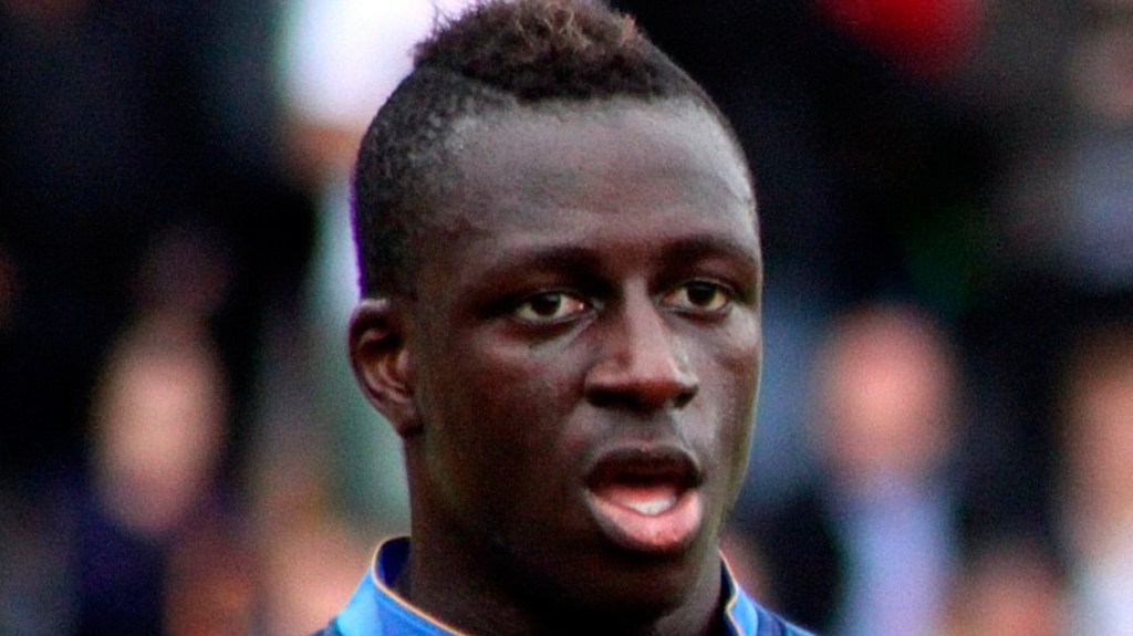 Benjamin Mendy canta el himno nacional de Francia antes de un partido con la selección gala / STEINDY