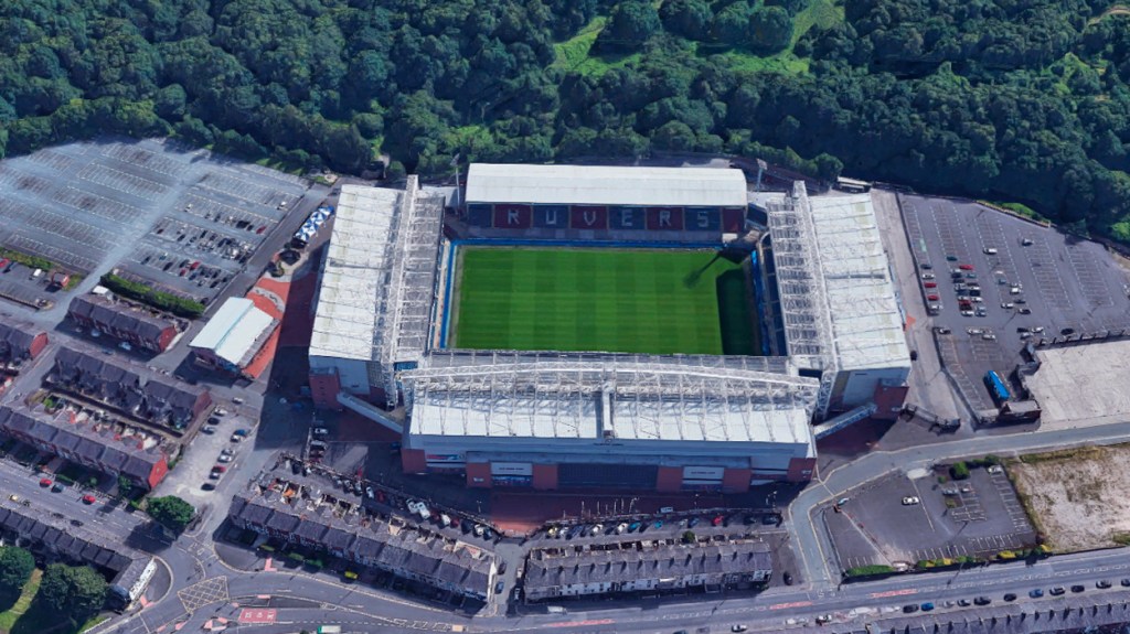 Ewood Park, la casa del Blackburn Rovers, es de finales del siglo XIX / GOOGLE MAPS