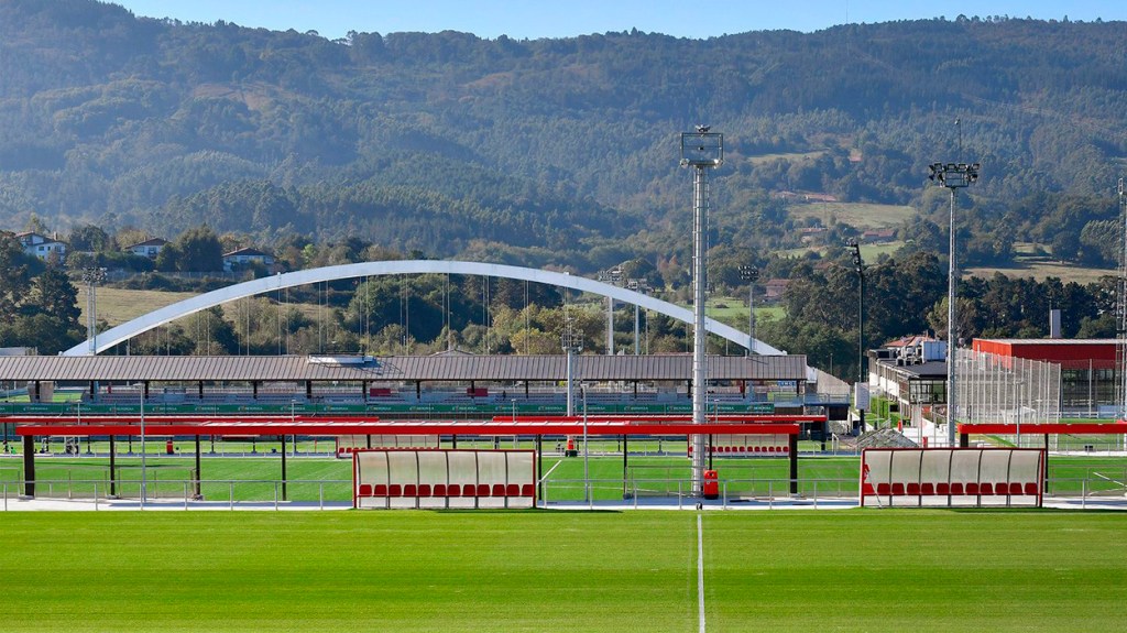 El característico arco del antiguo San Mamés luce ahora en Lezama / ATHLETIC CLUB