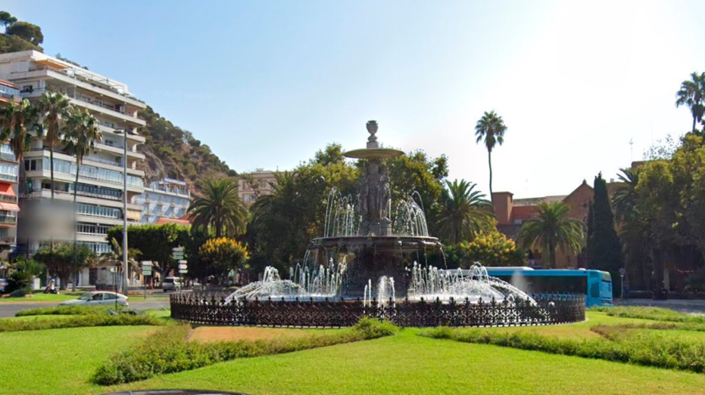 Málaga - Fuente de las Tres Gracias / GOOGLE STREET VIEW