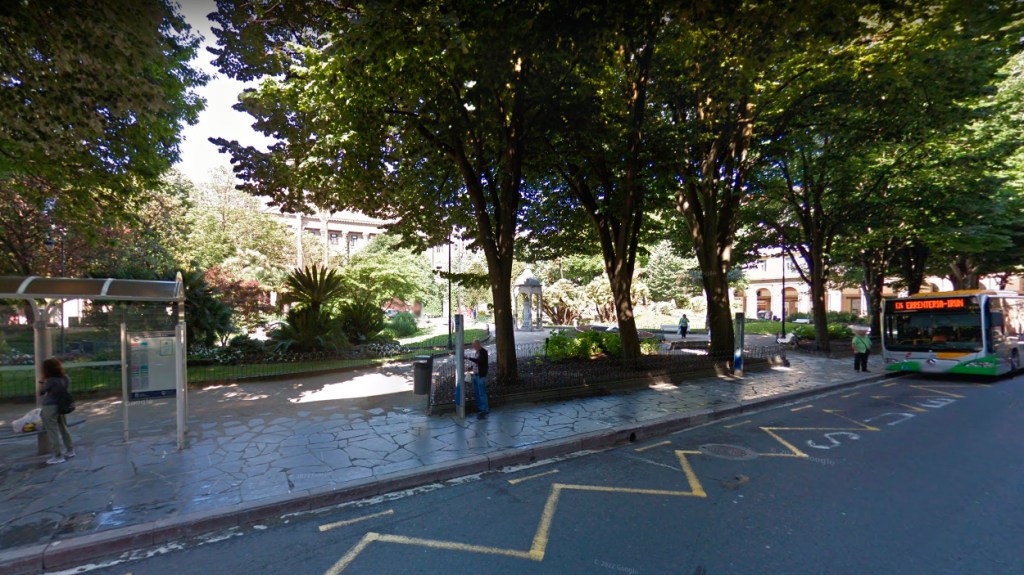 Real Sociedad - Plaza de Guipúzcoa, San-Sebastián / GOOGLE STREET VIEW
