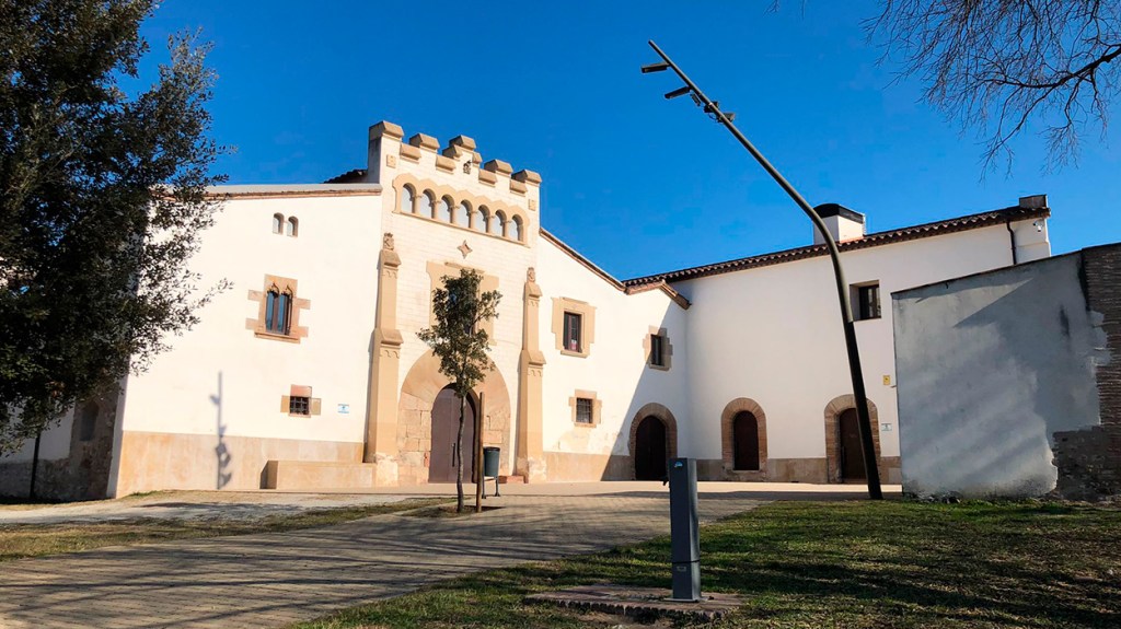 Masía de Can Falguera de Palau-solità i Plegamans, sede del MIT / PdF