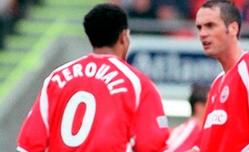 Hicham Zerouali, con el dorsal '0', en su etapa el Aberdeen