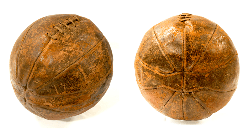 Uno de los dos balones que se conservan de la batalla de Somme / COLECCIÓN DEL MUSEO DEL REGIMIENTO REAL DE LA PRINCESA DE GALES Y DEL REGIMIENTO DE LA REINA