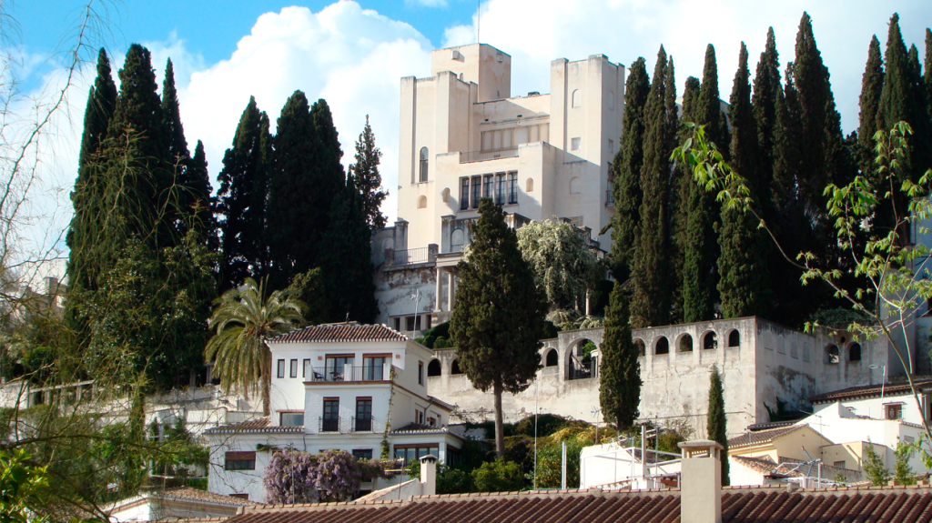 Carmen modernista en el barrio del Realejo de Granada / PEPEPITOS