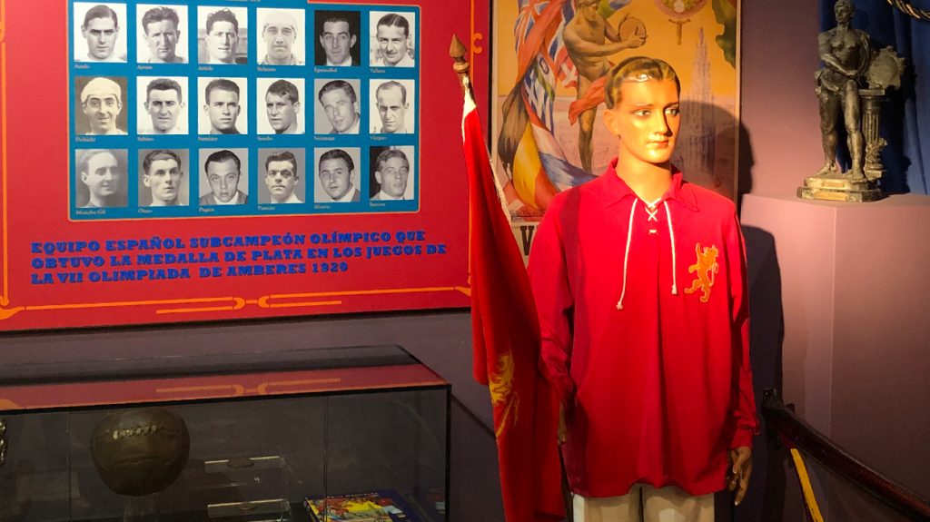 El uniforme que vistió España en los Juegos Olímpicos de Amberes, 1920 / PdF