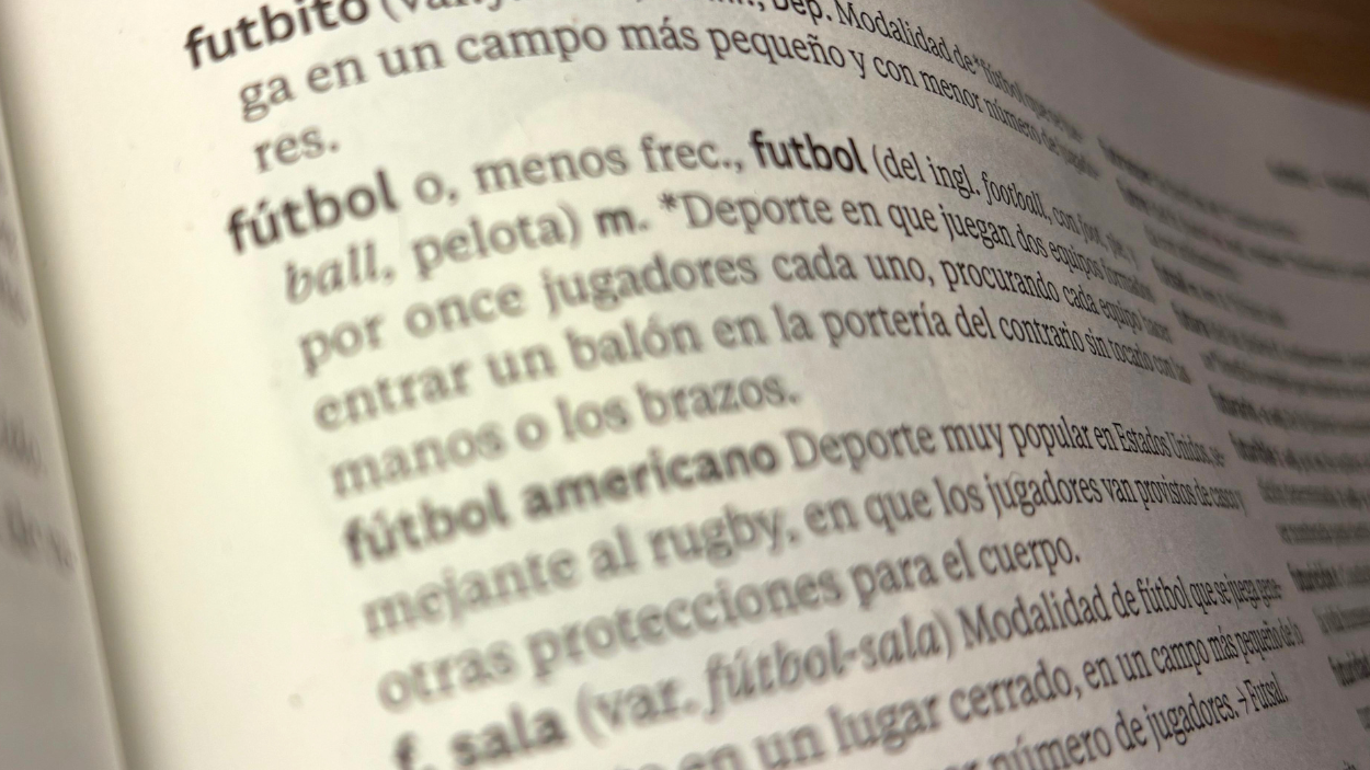 La definición de fútbol en el María Moliner