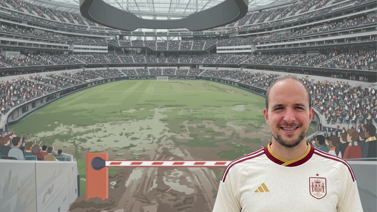 Gerard Mateo, con la camiseta 'literaria' de la selección española para el Mundial 2026, ante un campo de fútbol barrado y con una barrera / IA