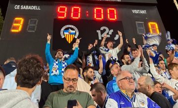 Aficionados del Sabadell en la Nova Creu Alta / Gerard Mateo